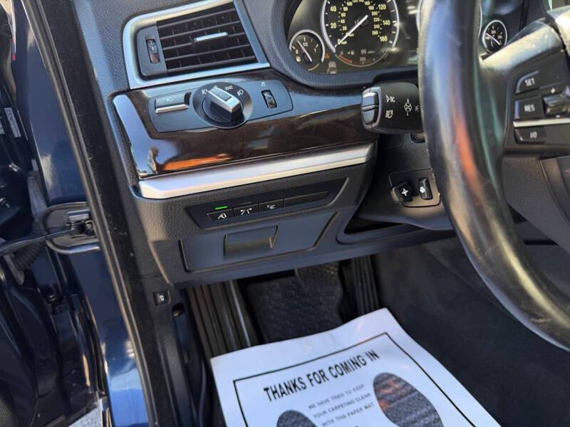 2012 BMW 5 Series 550i xDrive Gran Turismo