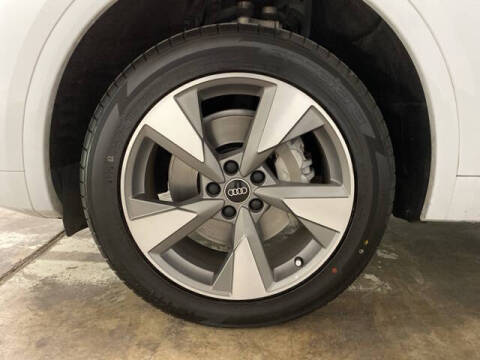 2023 Audi Q5 quattro Premium Plus 40 TFSI