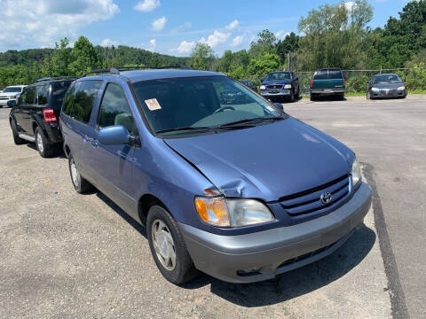 2001 Toyota Sienna for sale at Trocci's Auto Sales in West Pittsburg PA