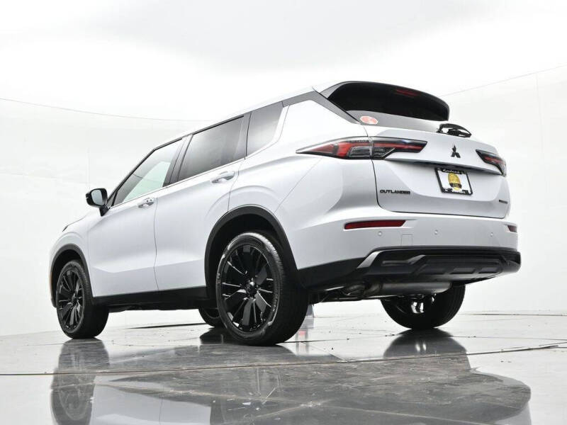 2026 Mitsubishi Outlander LE