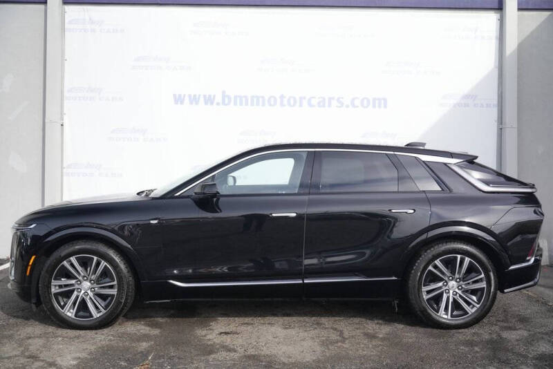 2024 Cadillac LYRIQ Luxury 1