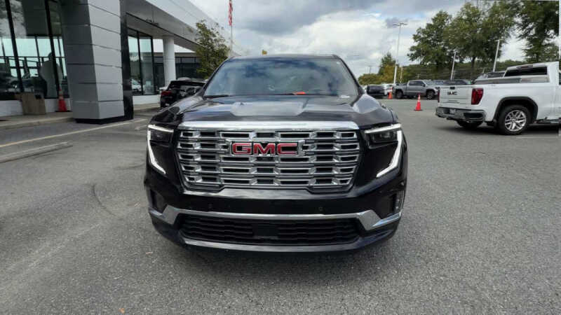 2024 GMC Acadia Denali