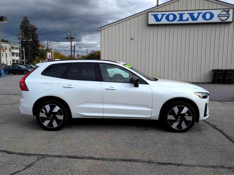 2025 Volvo XC60 T8 Plus Dark Theme