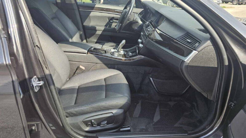 2015 BMW 5 Series 528i