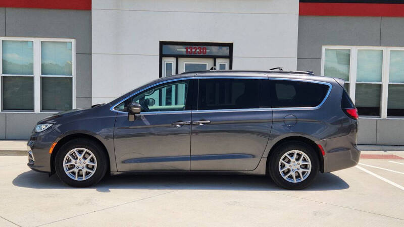 2022 Chrysler Pacifica Touring L