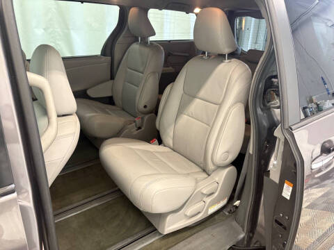 2016 Toyota Sienna XLE 7-Passenger