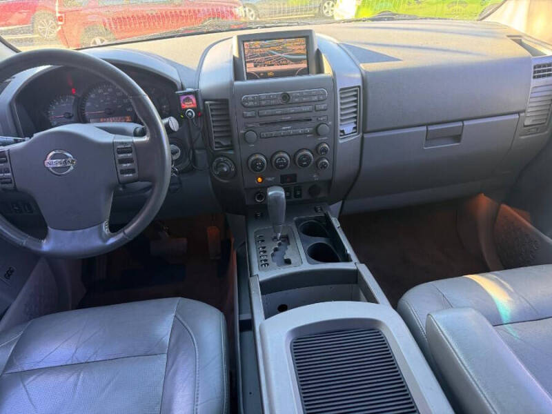 2004 Nissan Armada LE