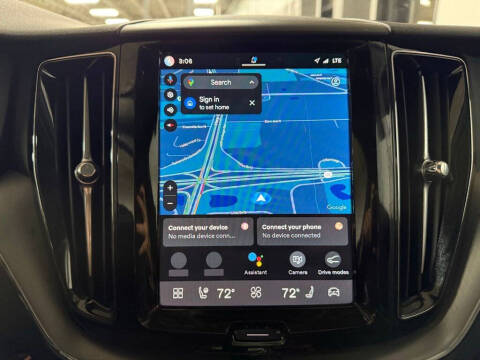 2024 Volvo XC60 B5 Core Dark Theme