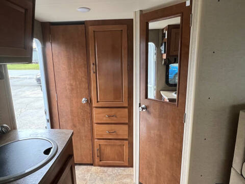 2015 Lance Camper 1685 Travel Trailer