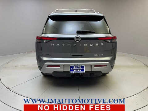 2022 Nissan Pathfinder SL