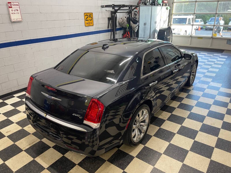 2017 Chrysler 300 C