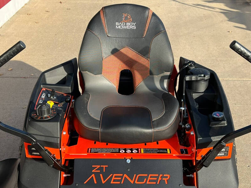 Bad Boy ZT Avenger 54