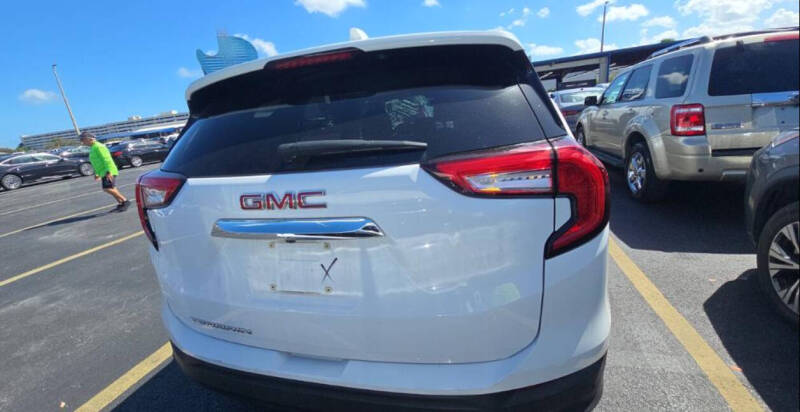 2022 GMC Terrain SLE