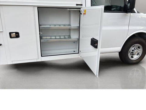2025 Chevrolet Express 3500