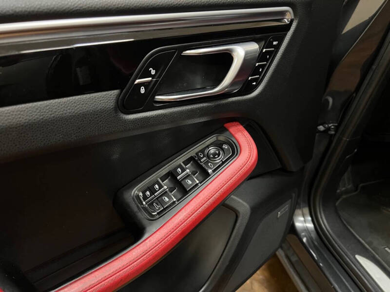 2018 Porsche Macan S