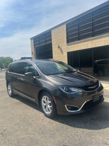 2017 Chrysler Pacifica Touring-L Plus