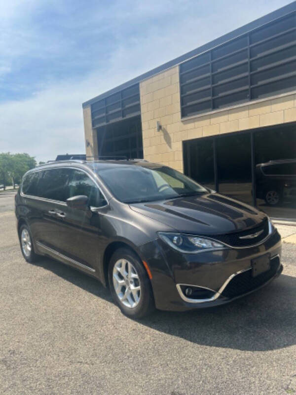 2017 Chrysler Pacifica Touring-L Plus