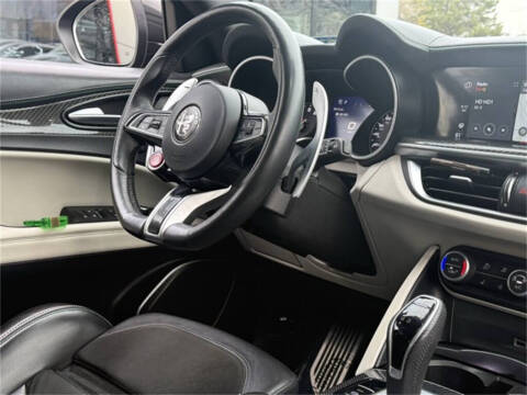 2021 Alfa Romeo Stelvio Quadrifoglio