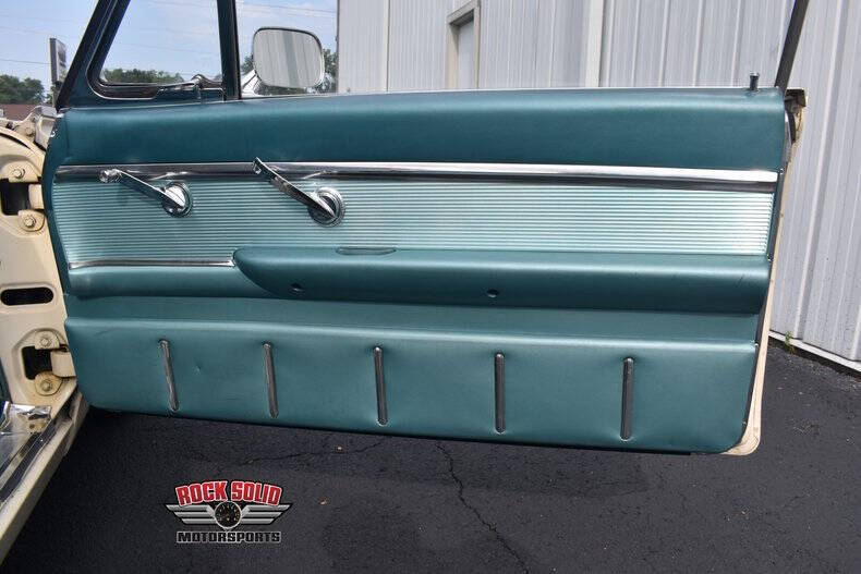 1962 Ford Thunderbird