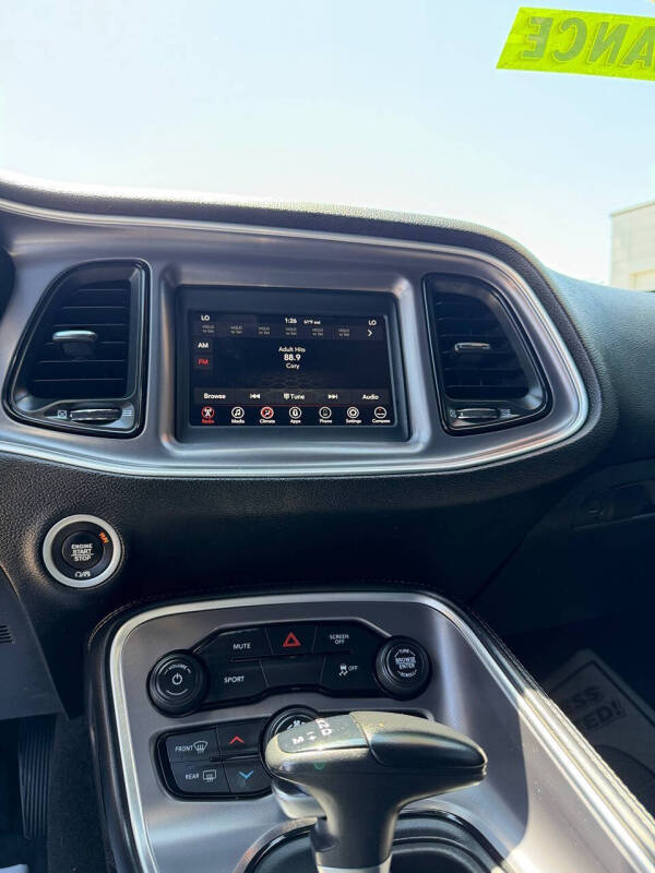 2020 Dodge Challenger SXT