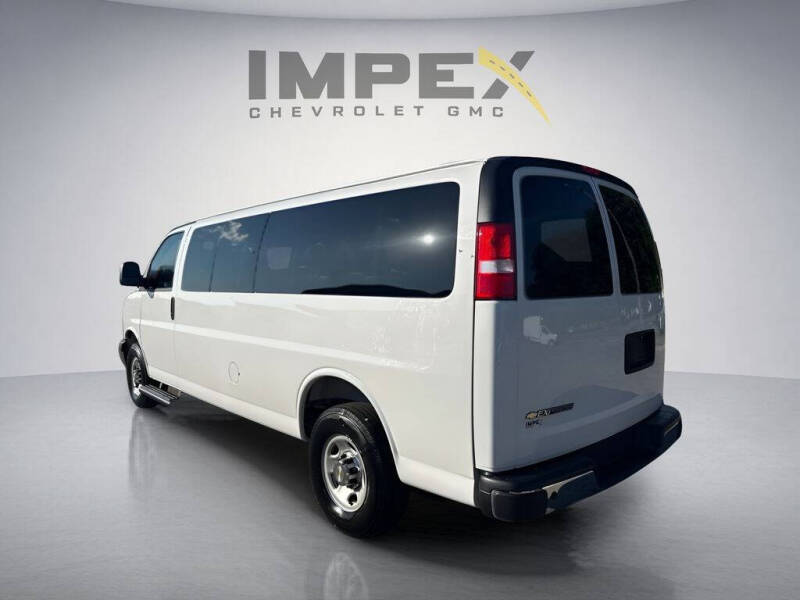 2025 Chevrolet Express LT 3500