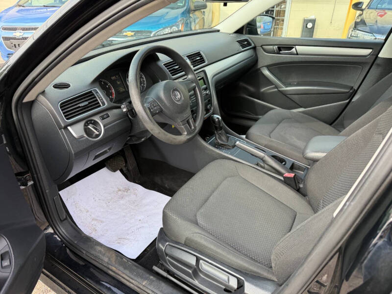 2014 Volkswagen Passat 1.8T S PZEV