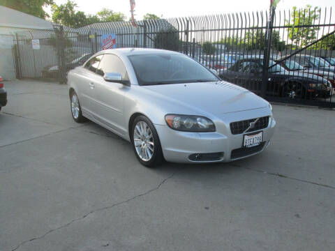 2008 Volvo C70 for sale at Unique Plaza Auto Sales in Sacramento CA
