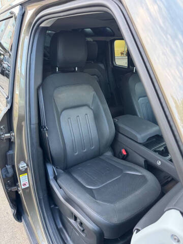 2020 Land Rover Defender 110 SE