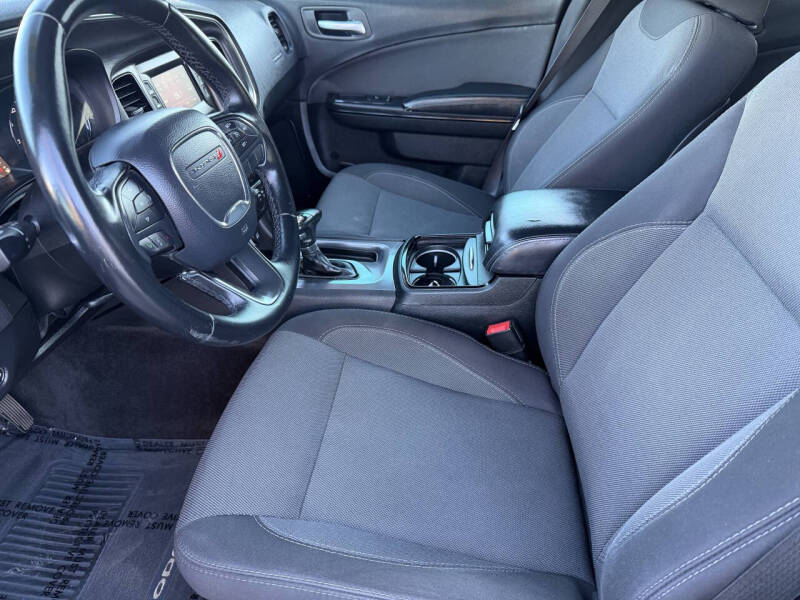 2017 Dodge Charger SE