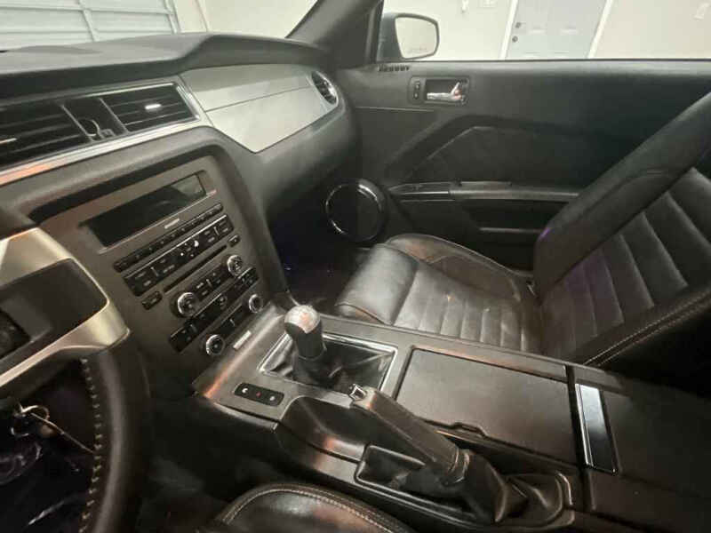 2010 Ford Mustang V6