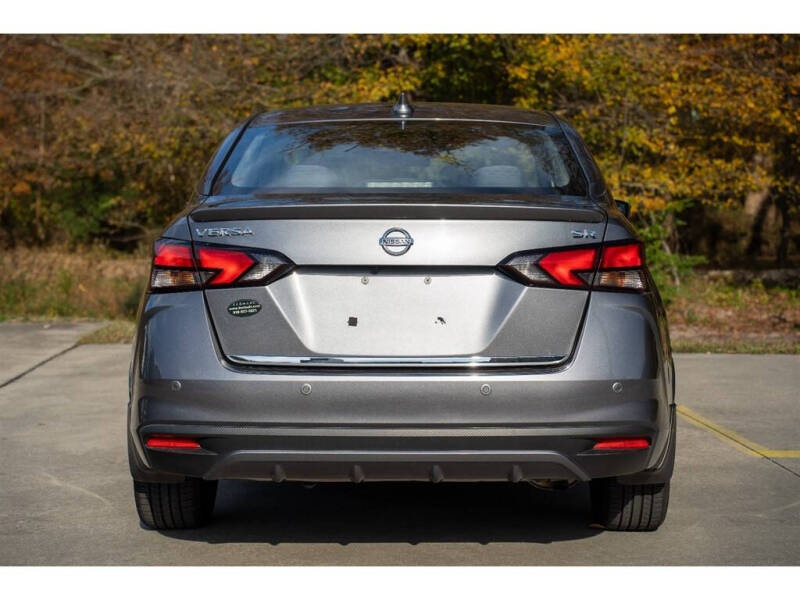 2020 Nissan Versa SR