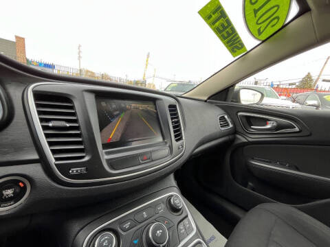 2015 Chrysler 200 Limited