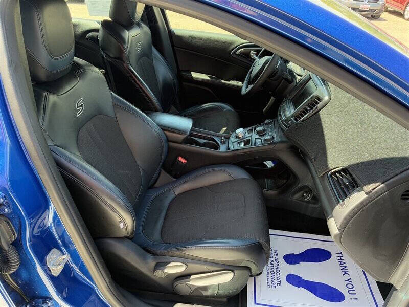 2015 Chrysler 200 S