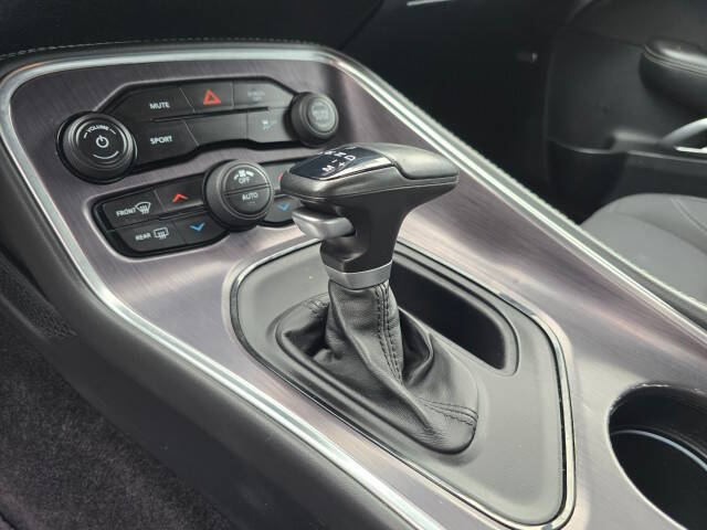 2017 Dodge Challenger SXT