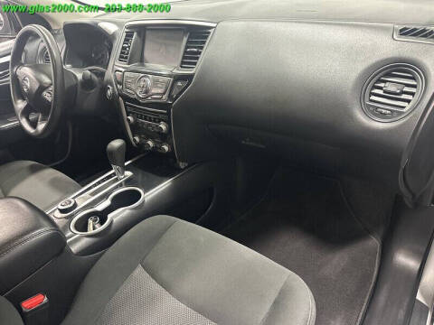 2020 Nissan Pathfinder S