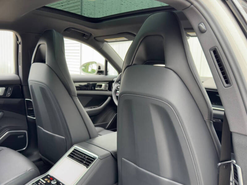 2022 Porsche Panamera 4S E-Hybrid