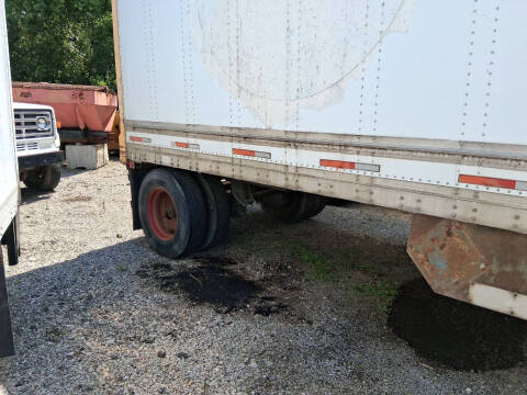2004 STRICK DRY VAN
