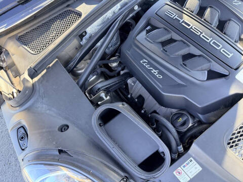 2015 Porsche Macan Turbo