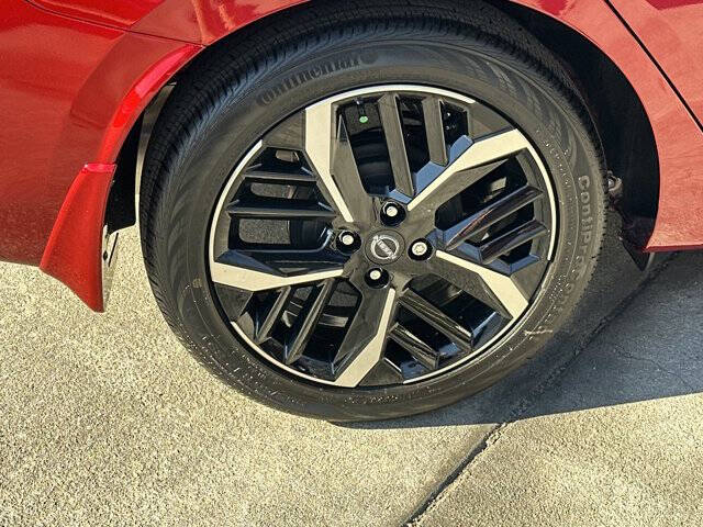 2025 Nissan Versa SR