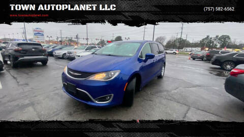 2020 Chrysler Pacifica for sale at TOWN AUTOPLANET LLC in Portsmouth VA