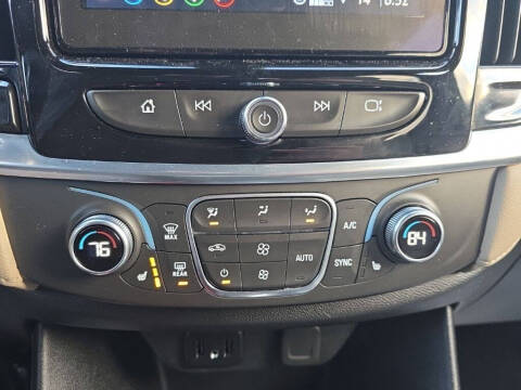 2022 Chevrolet Traverse LT Leather