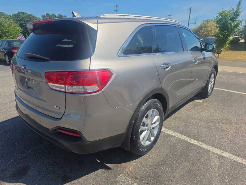 2017 Kia Sorento LX