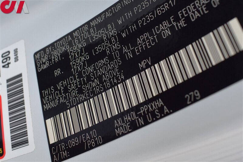 2024 Toyota Sienna XLE 8-Passenger