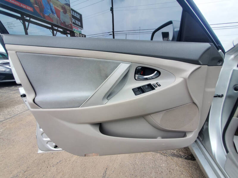 2009 Toyota Camry LE