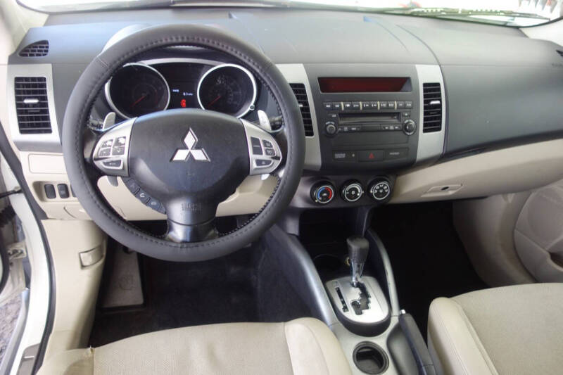 2010 Mitsubishi Outlander SE