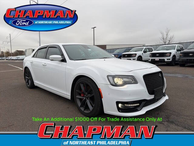 2023 Chrysler 300 C's photo