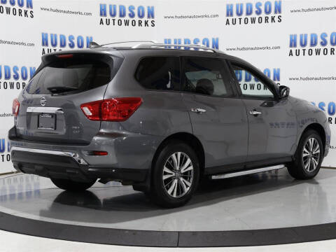 2020 Nissan Pathfinder SV