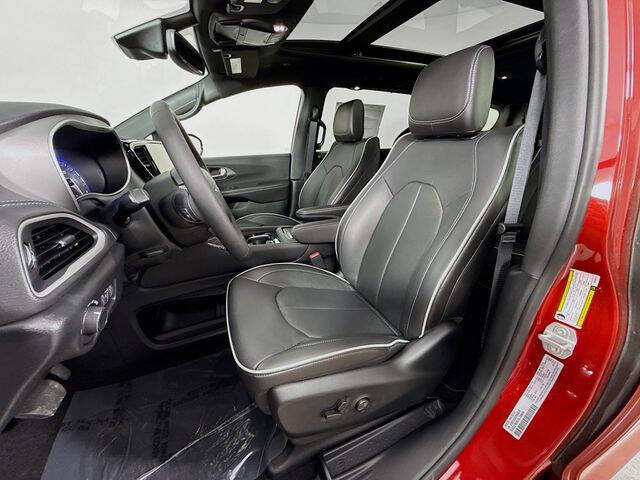 2027 Chrysler Pacifica Limited