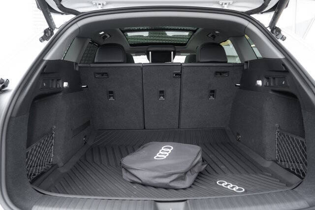 2025 Audi Q6 e-tron quattro Premium Plus