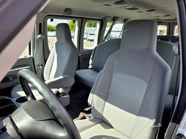 2011 Ford E-Series E-350 SD XLT